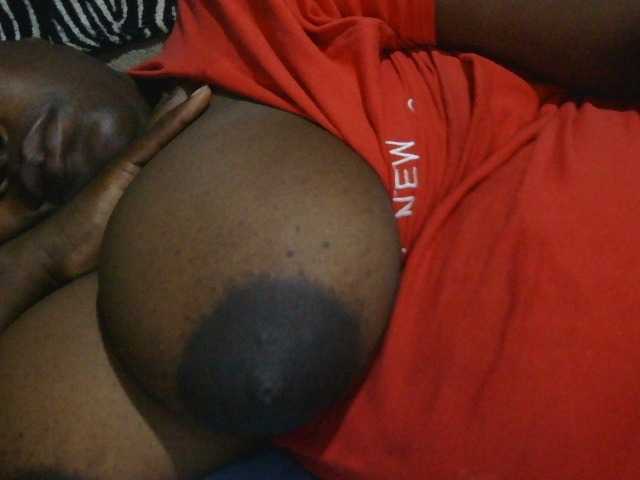 pervertmom live cam on BongaCams