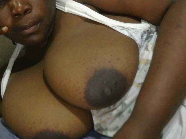 pervertmom live cam on BongaCams