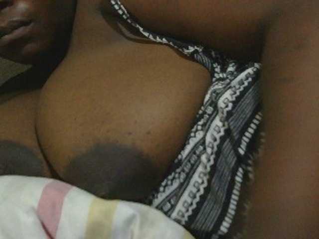 pervertmom live cam on BongaCams