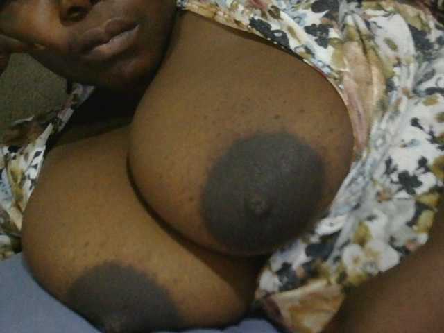 pervertmom live cam on BongaCams