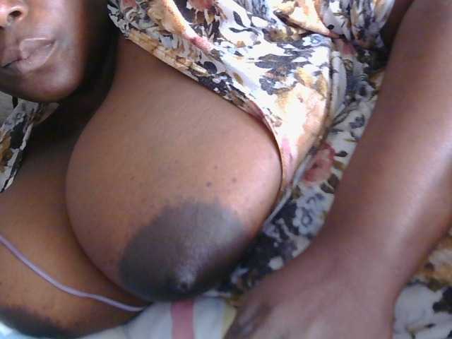 pervertmom live cam on BongaCams
