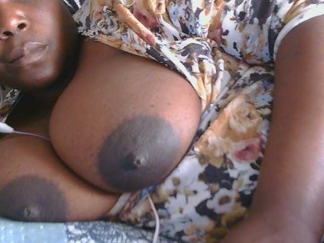 pervertmom live cam on BongaCams