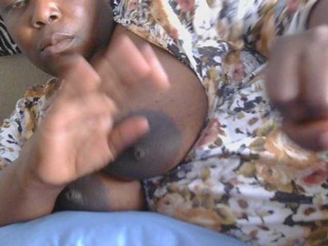 pervertmom live cam on BongaCams