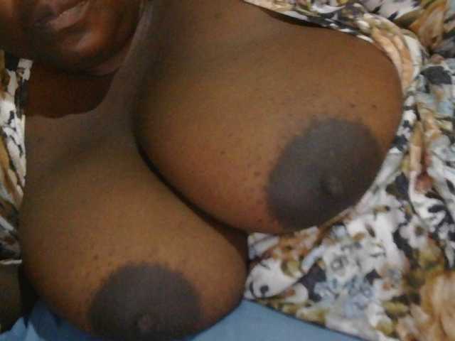 pervertmom live cam on BongaCams