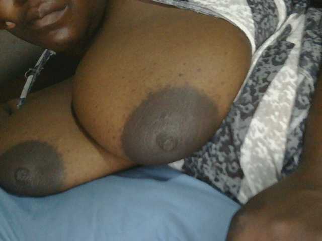 pervertmom live cam on BongaCams