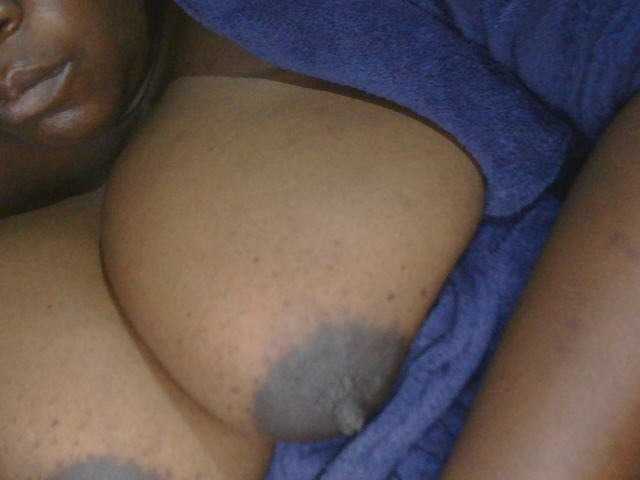pervertmom live cam on BongaCams