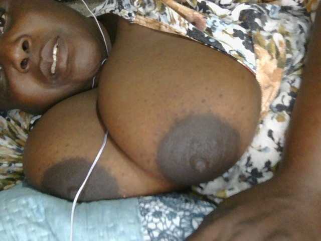pervertmom live cam on BongaCams