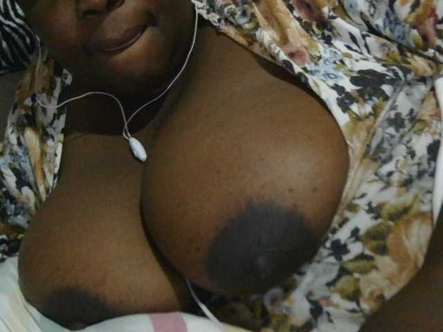 pervertmom live cam on BongaCams