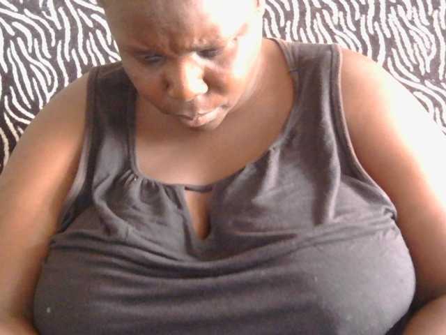 pervertmom live cam on BongaCams