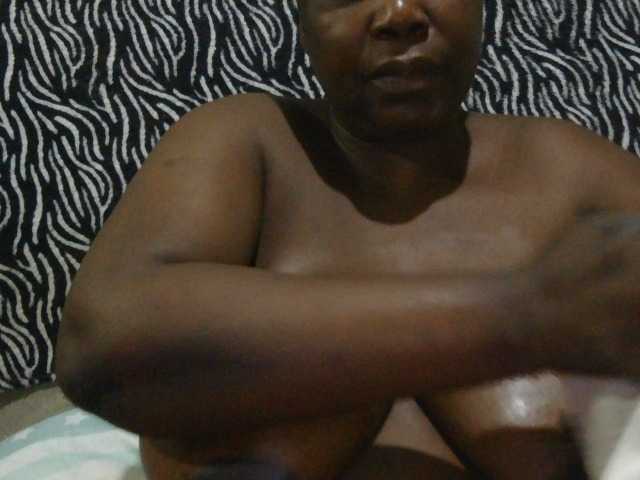 pervertmom live cam on BongaCams