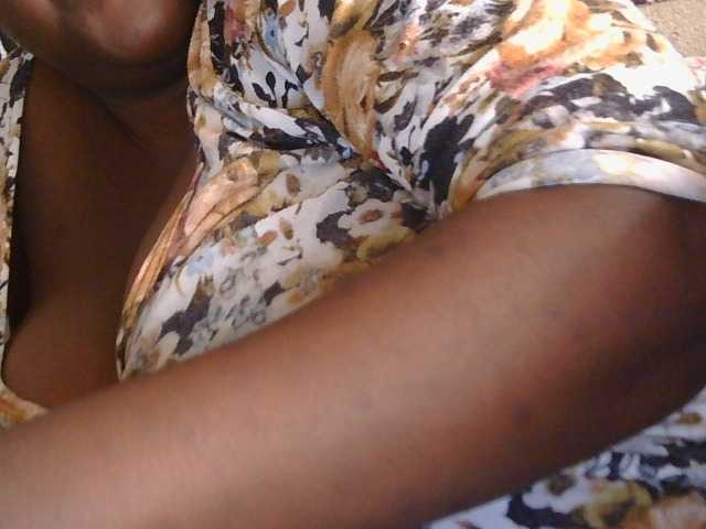 pervertmom live cam on BongaCams