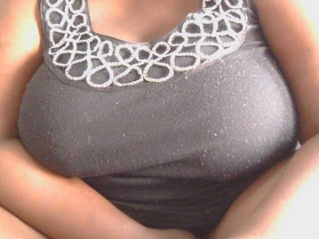 pervertmom live cam on BongaCams