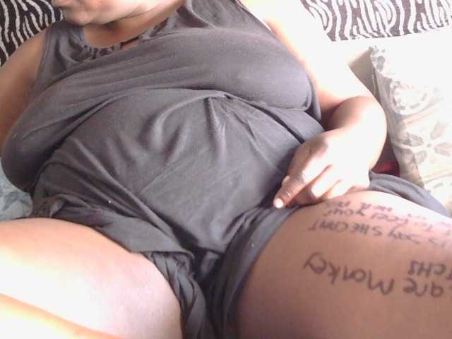 pervertmom live cam on BongaCams