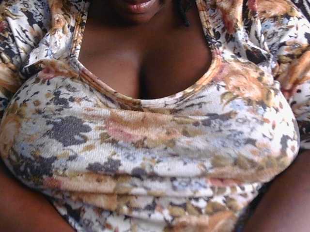 pervertmom live cam on BongaCams