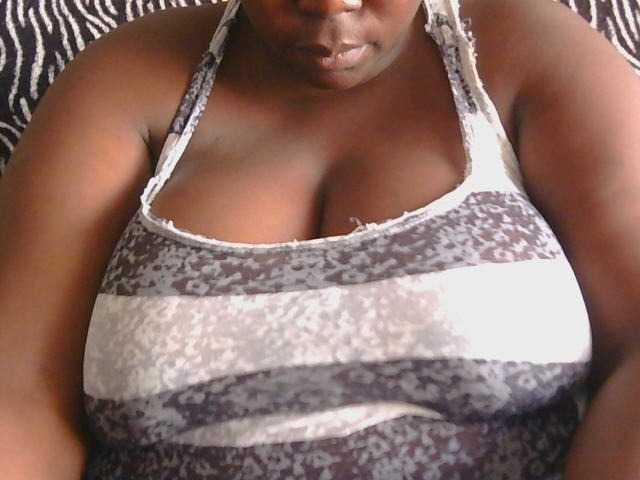 pervertmom live cam on BongaCams