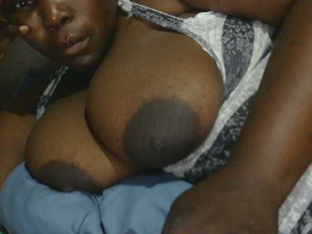 pervertmom live cam on BongaCams