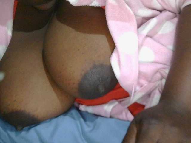 pervertmom live cam on BongaCams