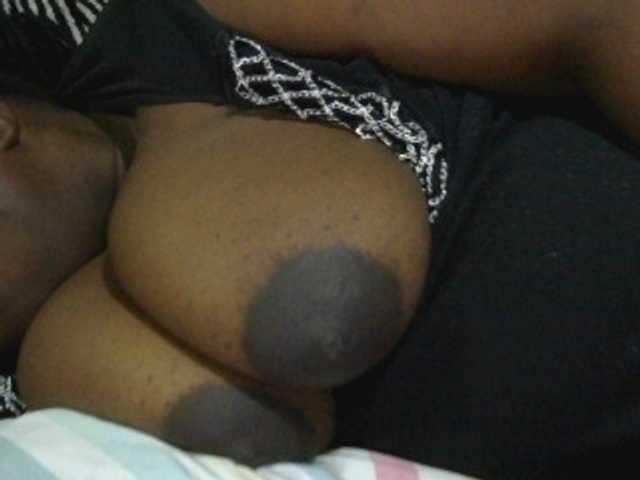 pervertmom live cam on BongaCams
