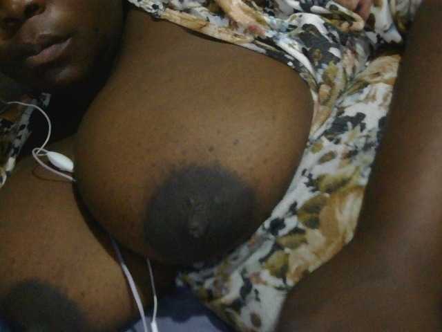 pervertmom live cam on BongaCams
