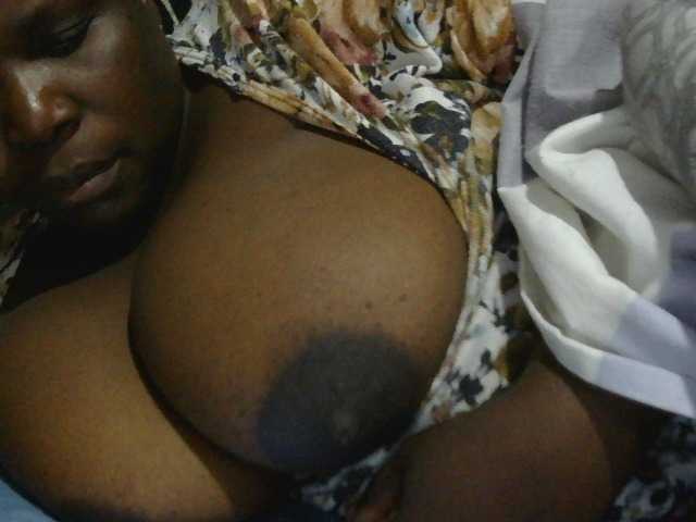 pervertmom live cam on BongaCams