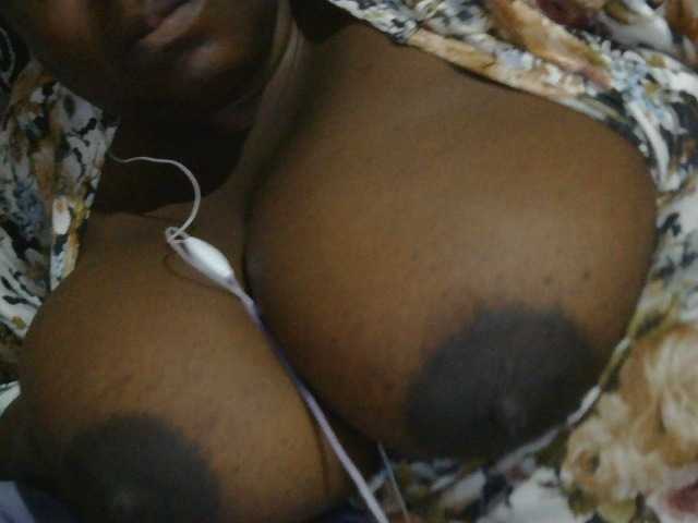 pervertmom live cam on BongaCams