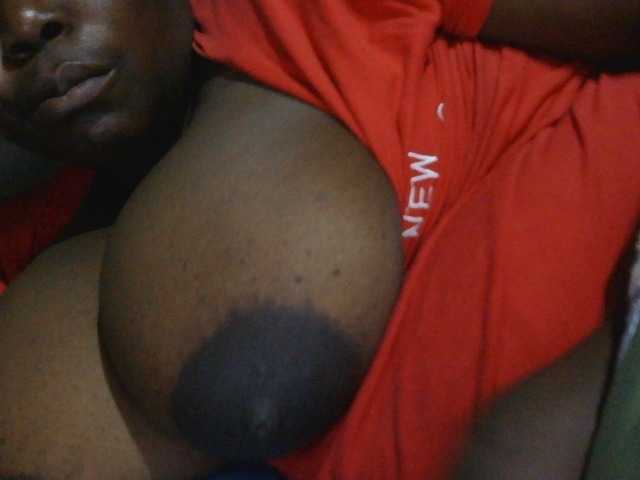 pervertmom live cam on BongaCams