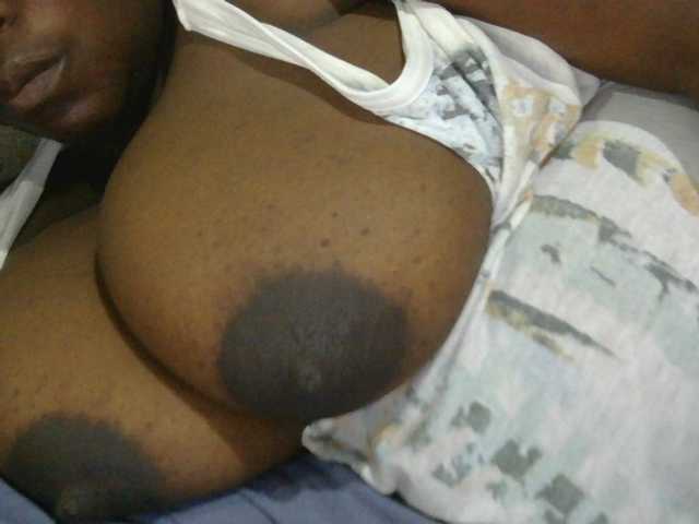 pervertmom live cam on BongaCams