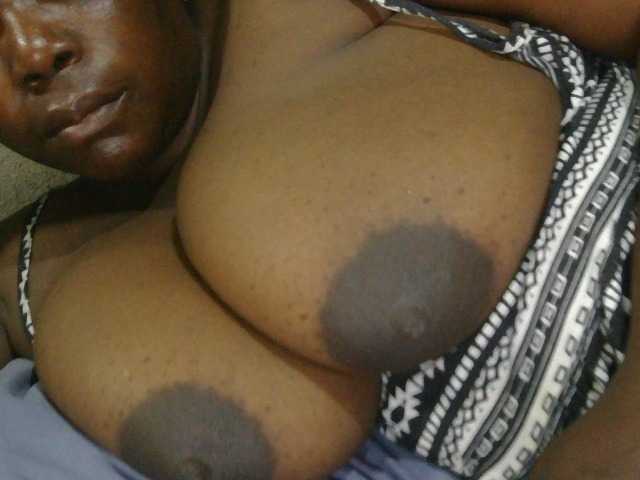 pervertmom live cam on BongaCams