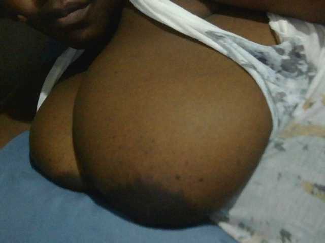 pervertmom live cam on BongaCams
