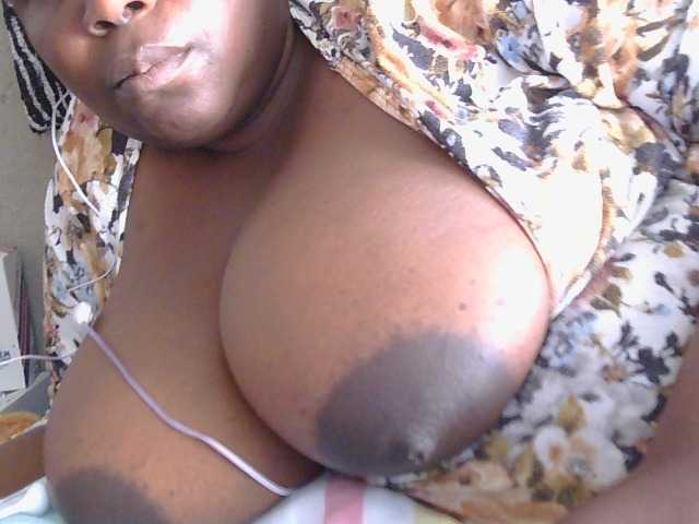 pervertmom live cam on BongaCams