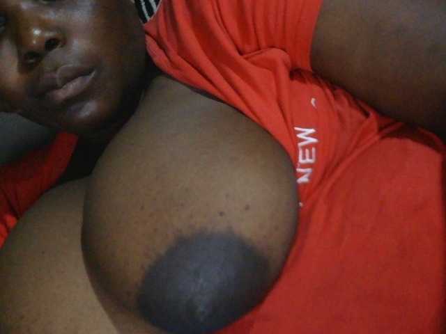 pervertmom live cam on BongaCams