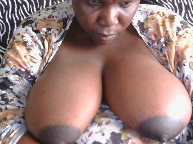 pervertmom live cam on BongaCams