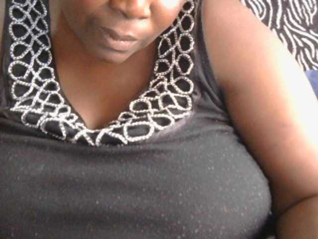pervertmom live cam on BongaCams