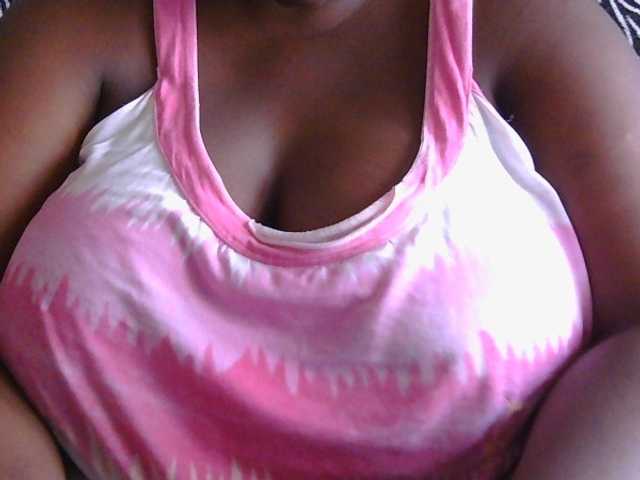 pervertmom live cam on BongaCams