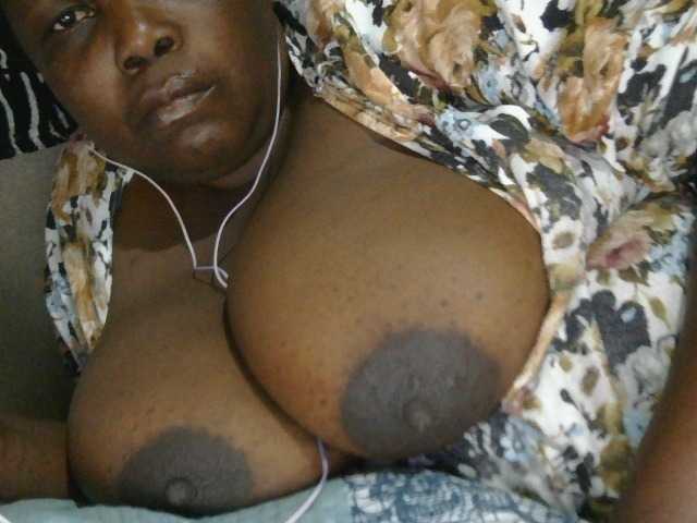 pervertmom live cam on BongaCams