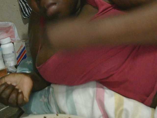 pervertmom live cam on BongaCams