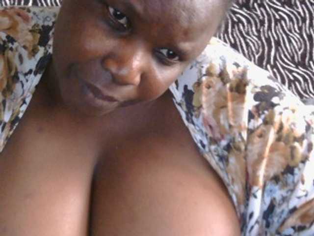 pervertmom live cam on BongaCams