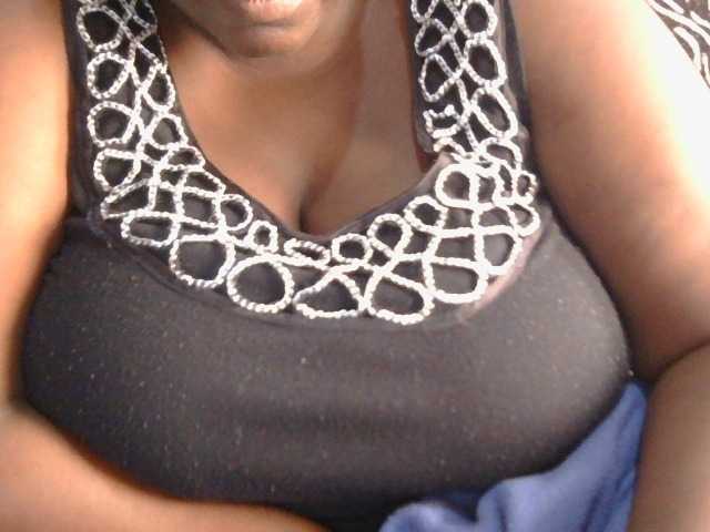 pervertmom live cam on BongaCams