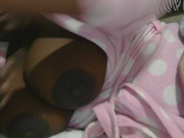 pervertmom live cam on BongaCams