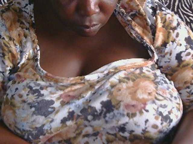 pervertmom live cam on BongaCams