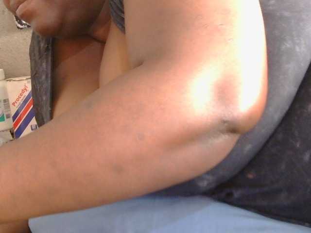 pervertmom live cam on BongaCams