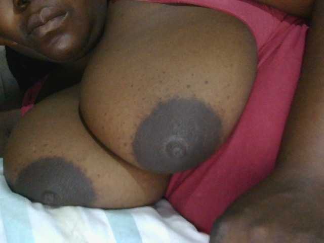 pervertmom live cam on BongaCams