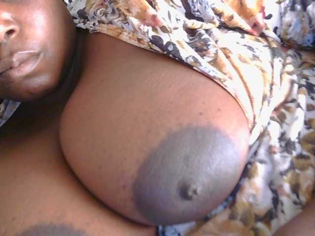 le modèle pervertmom est en webcam porno dans un show sur le site bongacams, il possède les tags suivants: Ebony,Brunette,Shaved