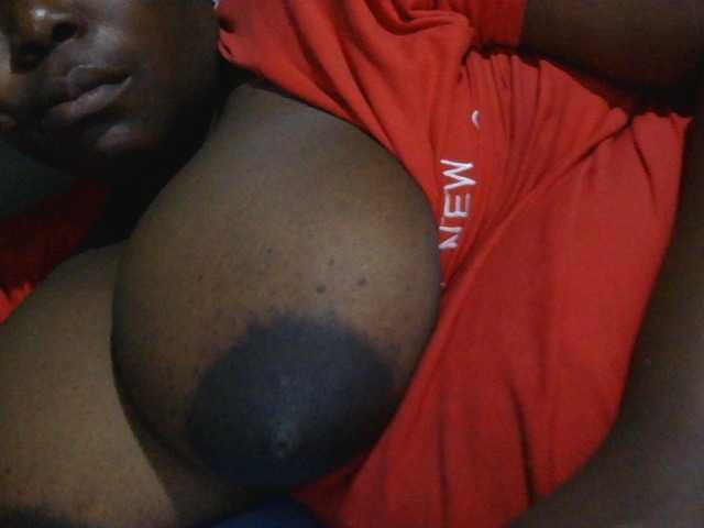 pervertmom live cam on BongaCams