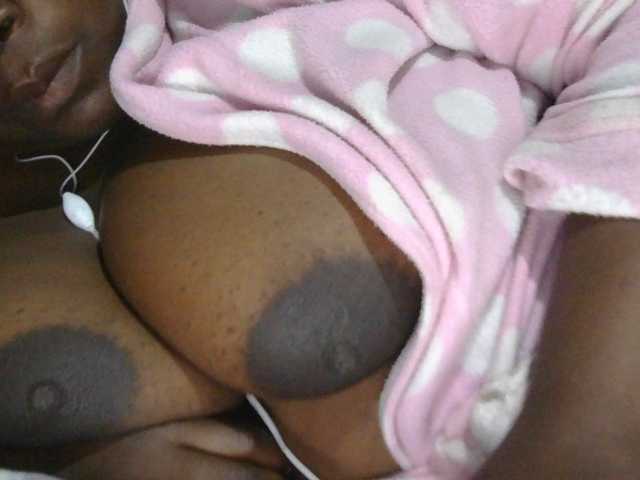 pervertmom live cam on BongaCams