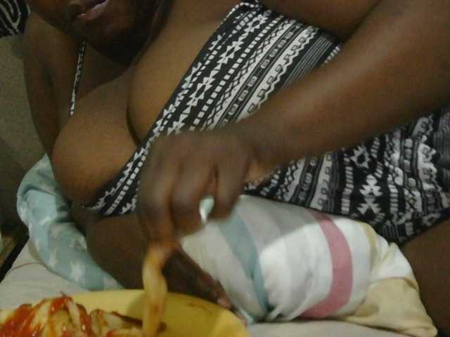 pervertmom live cam on BongaCams