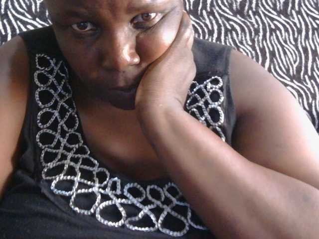 pervertmom live cam on BongaCams