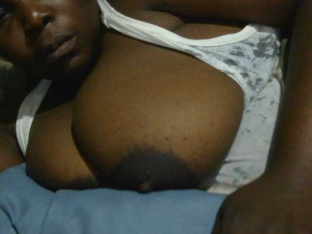 pervertmom live cam on BongaCams