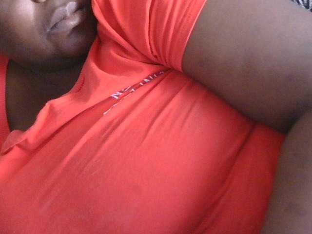 pervertmom live cam on BongaCams