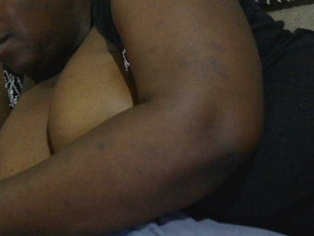 pervertmom live cam on BongaCams